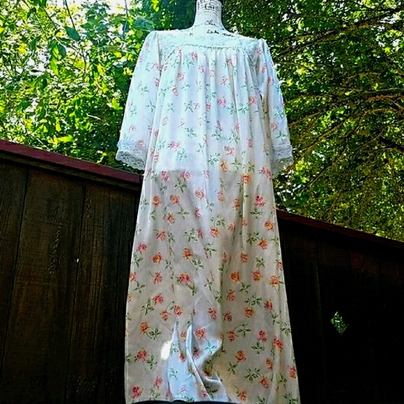 Christian DIOR  Vintage Silky Roses Lace Long night Gown Authentic - Picture 1 of 15